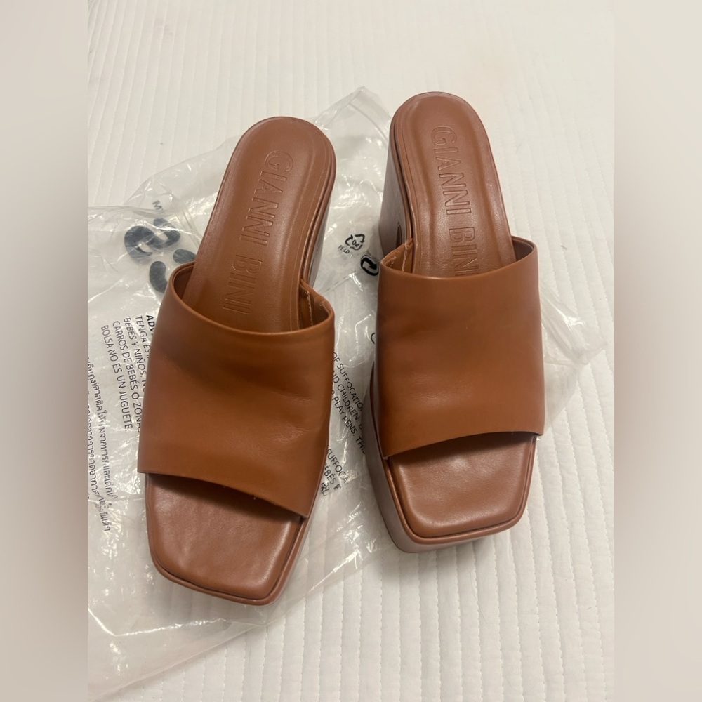 Gianni Bini Lomah Leather Square Toe Platform Sandals Size 11